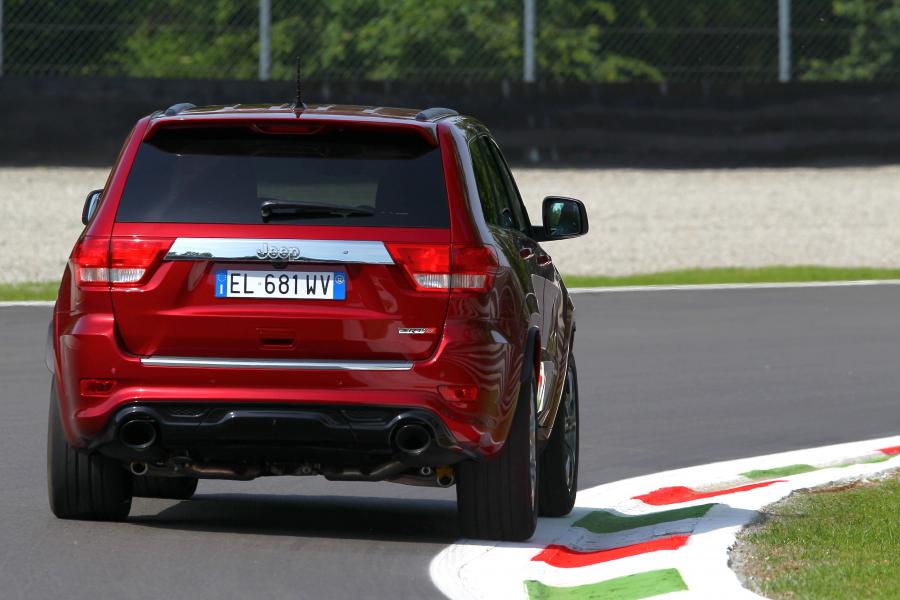  Jeep Grand Cherokee SRT8 2012 года  (фото 86 из 186)